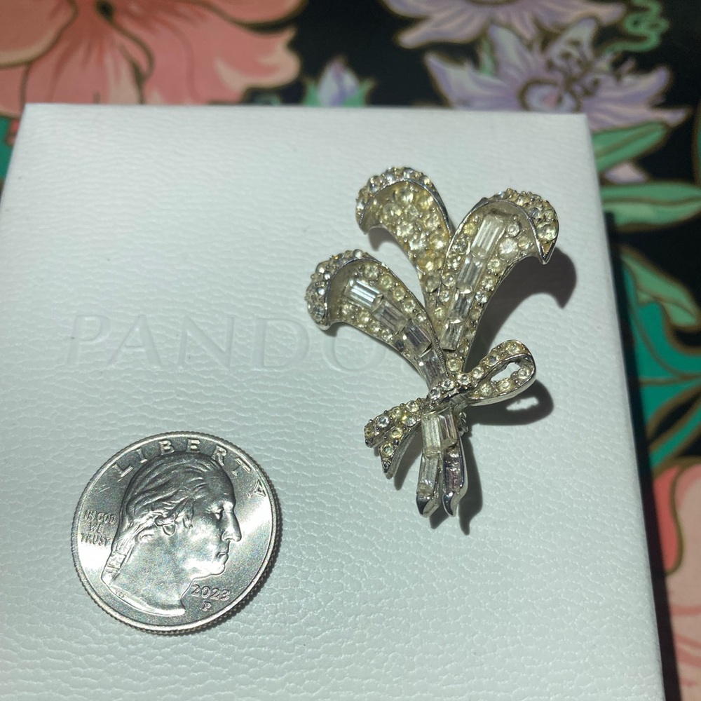 Vintage rhinestone brooch - Picture 5 of 8